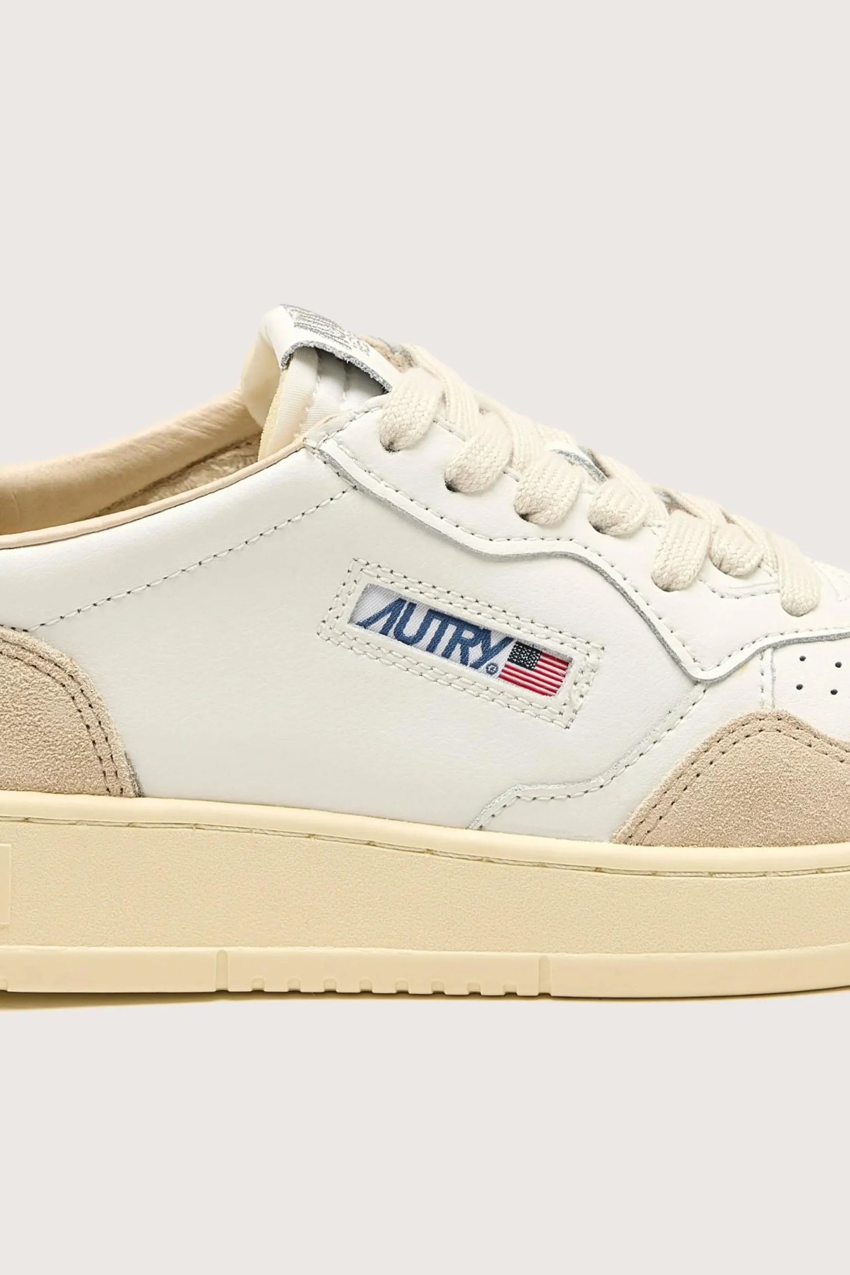 AUTRY Medalist Low For Women