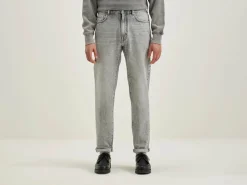 Peeg Tapered Jeans